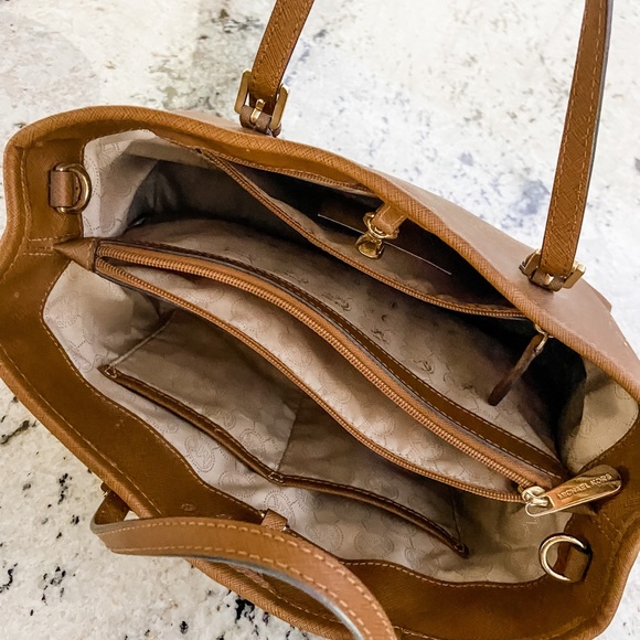 Michael Kors hand bag - Picture 4 of 5